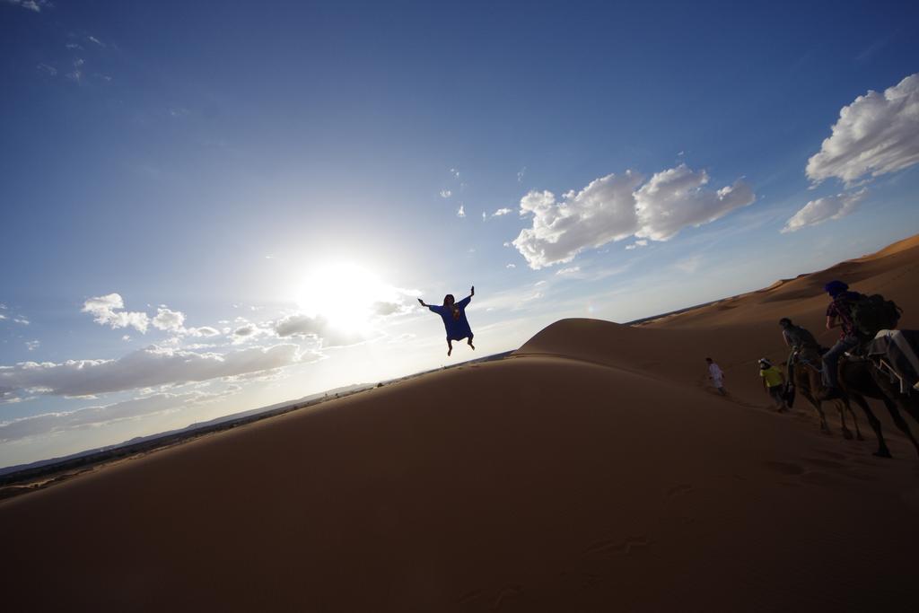 Hotel Sahara camel tours camp Merzouga Habitación foto