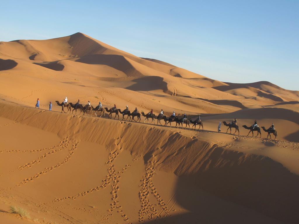 Hotel Sahara camel tours camp Merzouga Habitación foto