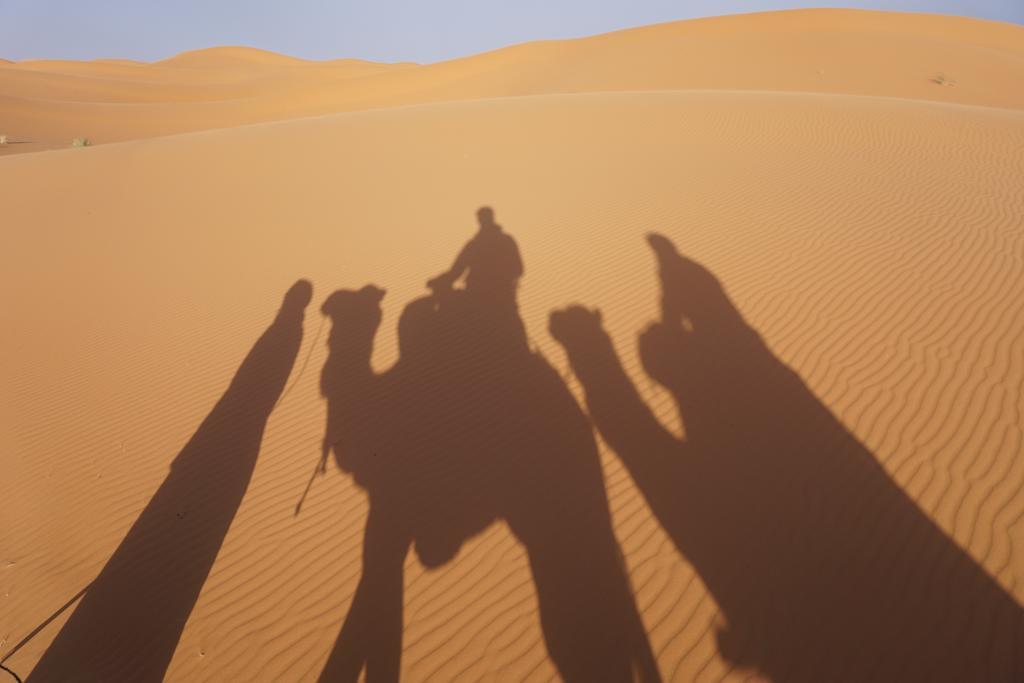 Hotel Sahara camel tours camp Merzouga Habitación foto