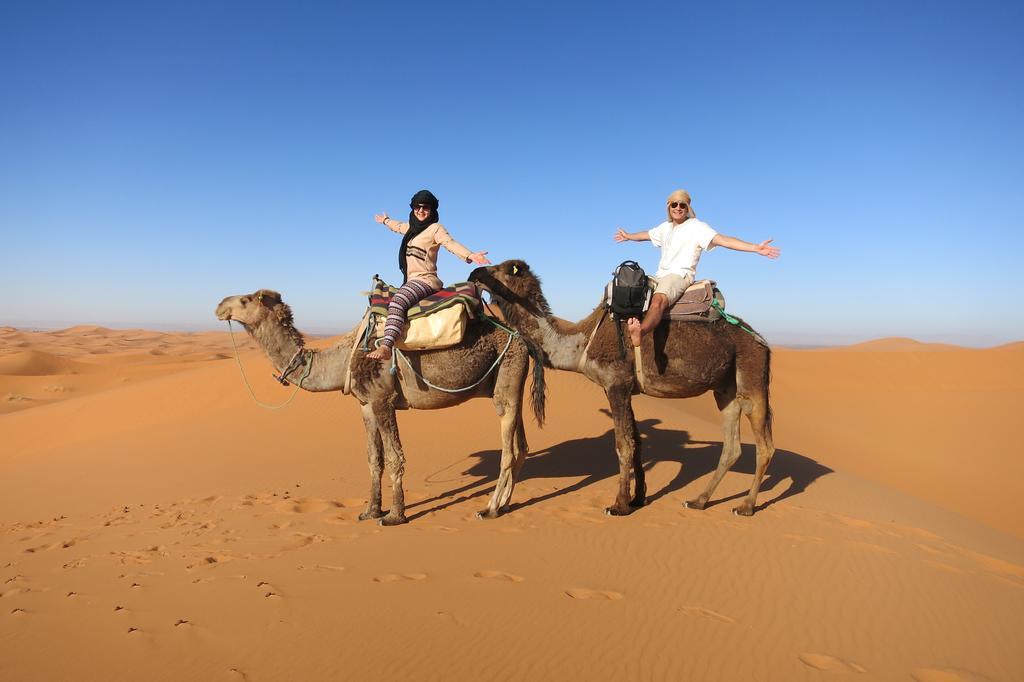Hotel Sahara camel tours camp Merzouga Habitación foto